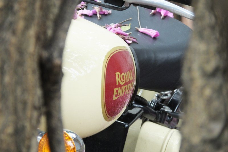 Royal_Enfield_classic_marcel_mano